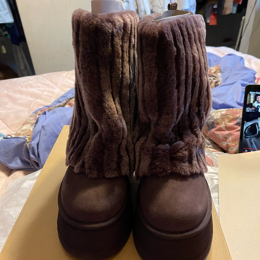 UGG Classic Short Sherpa Corduroy Platform Boot 🤎🐻